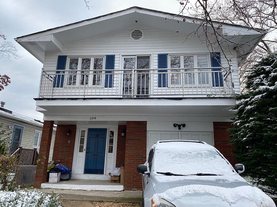 1st image of 104 Ainsworth Ave #1
