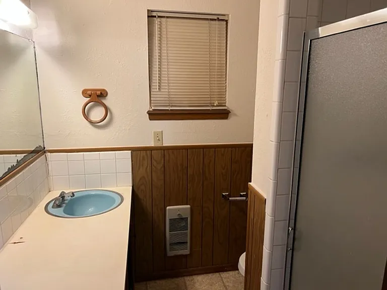 1122 N Flood Ave — Photo 11