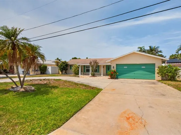 12050 7th St E, Treasure Island, FL 33706