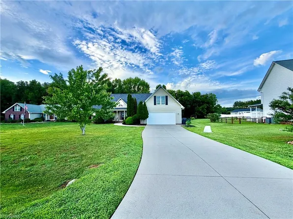 1070 Lucky Ln, Salisbury, NC 28146