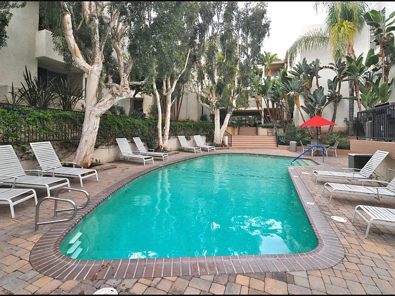 5325 Newcastle Ave #126 — Photo 9