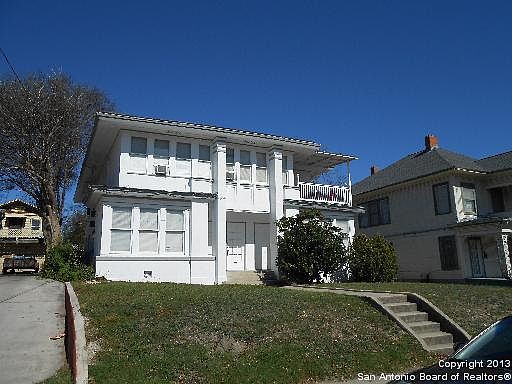 1st image of 519 W Woodlawn Ave