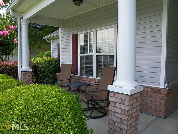 3rd image of 2353 Radcliff Dr