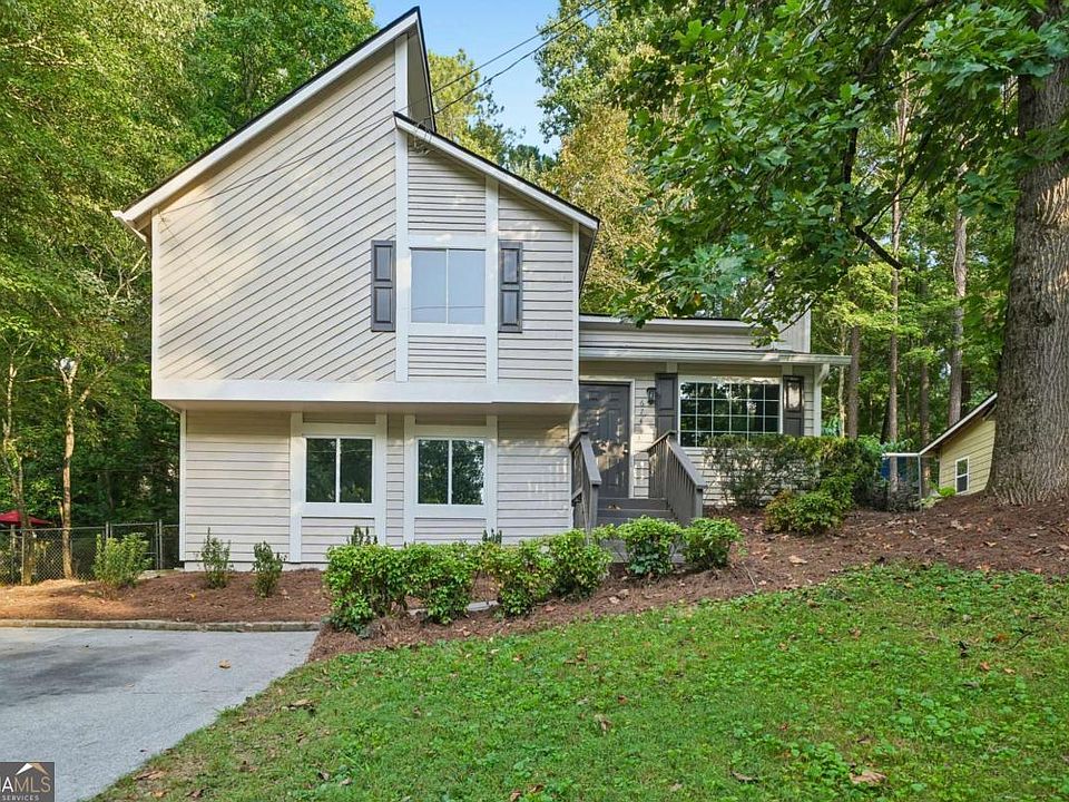1st image of 674 Inland Way NW
