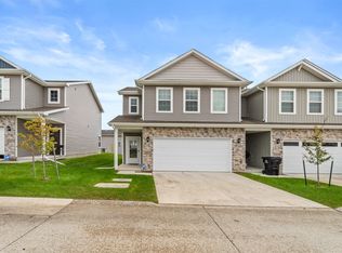 1032 Maywood Ln, Waukee, IA 50263