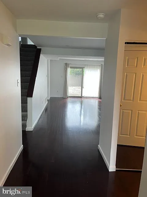 3 bed, 2.5 bath, 1786 sqft, $3,200 — Photo 4