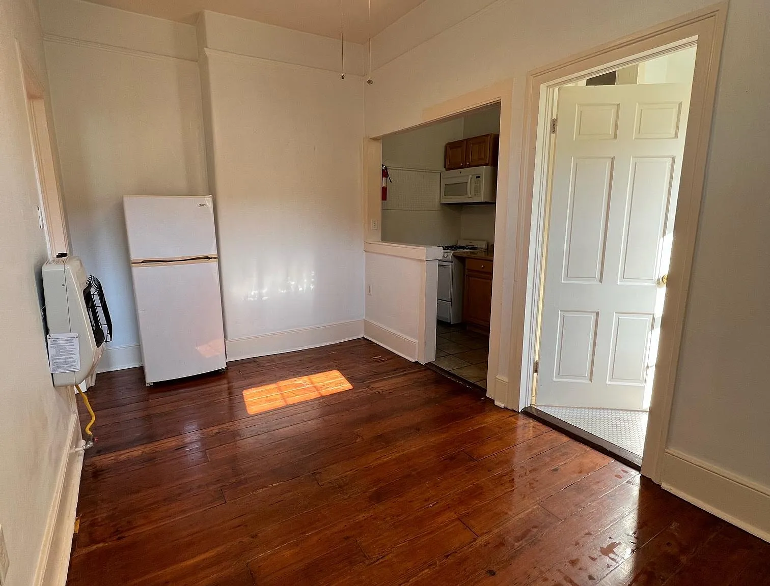 1 bed, 450 sqft, $1,075 — Photo 2