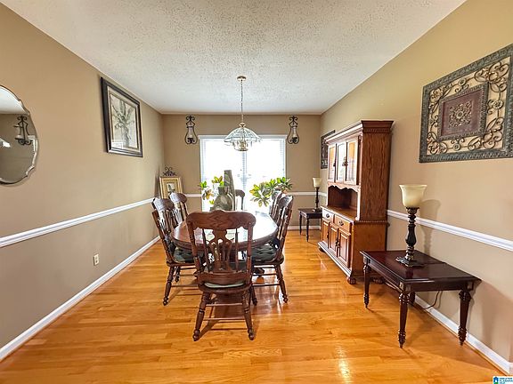 5th image of 211 Edison Ave