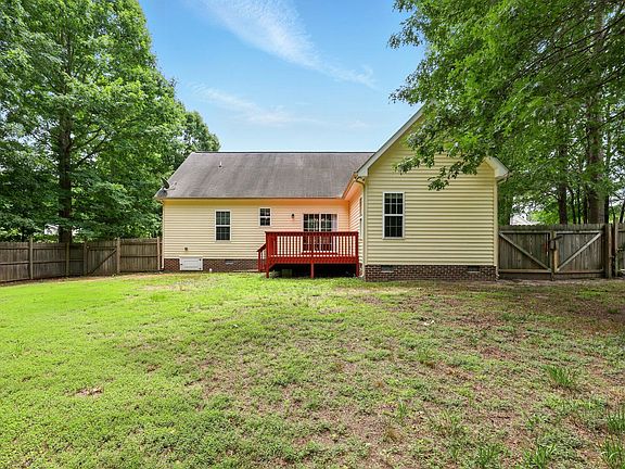 3rd image of 75 Saddletree Dr