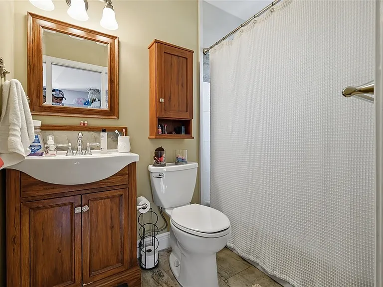902 Tides Rd — Photo 17
