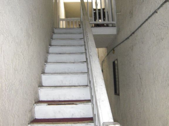 2nd image of 411 Anacapa St APT 5