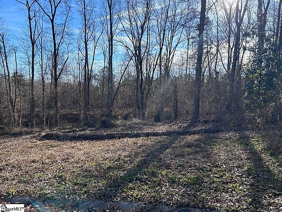 3rd image of 100 Lakeview Dr