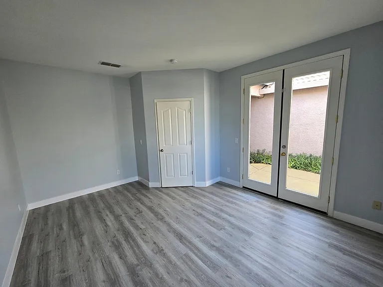 550 Regency Park Cir — Photo 8