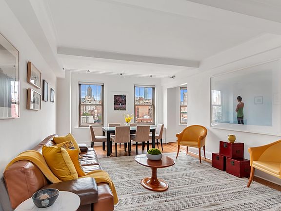 2nd image of 136 Waverly Pl APT 7C