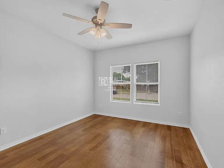 2000 Skylark Dr — Photo 23
