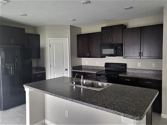 5th image of 861 Olive Conch St