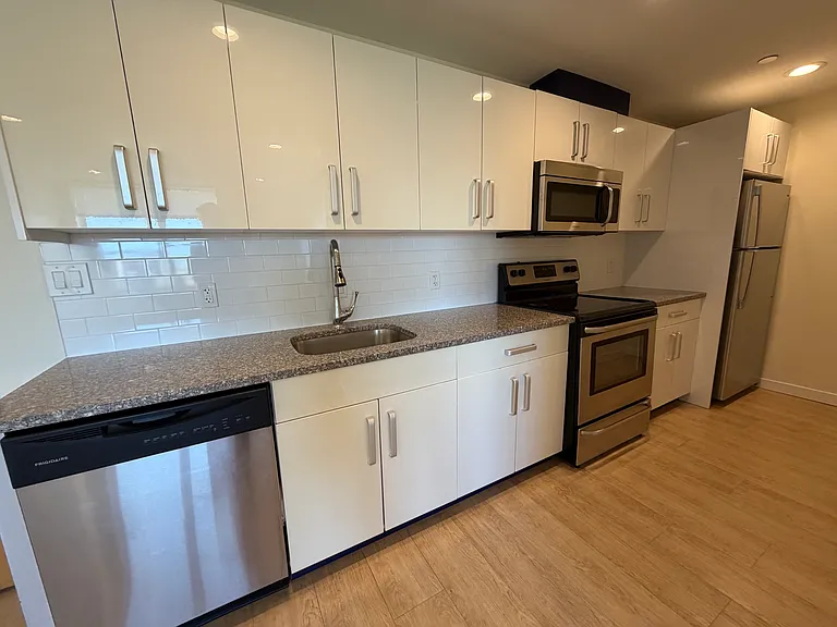 248 S 49th St #614 — Photo 6