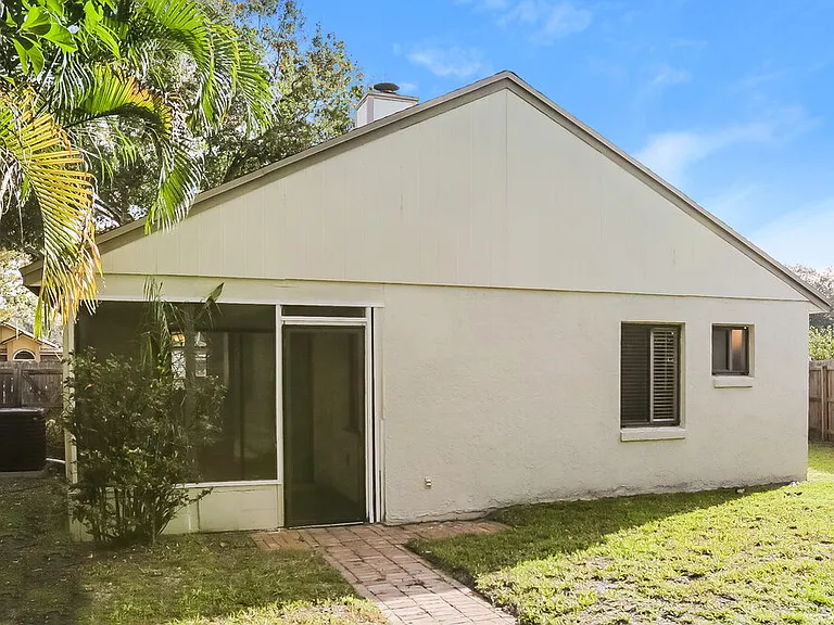 1003 Vernon Loop — Photo 15