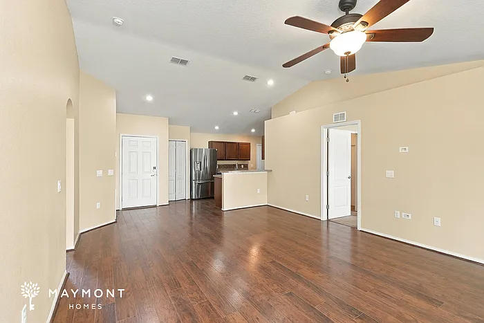 3 bed, 2.0 bath, 1184 sqft, $1,737 — Photo 3