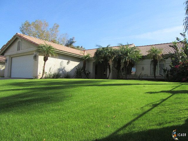 1st image of 2443 Sandalwood Dr
