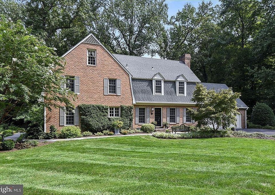 1st image of 31 Belleview Dr