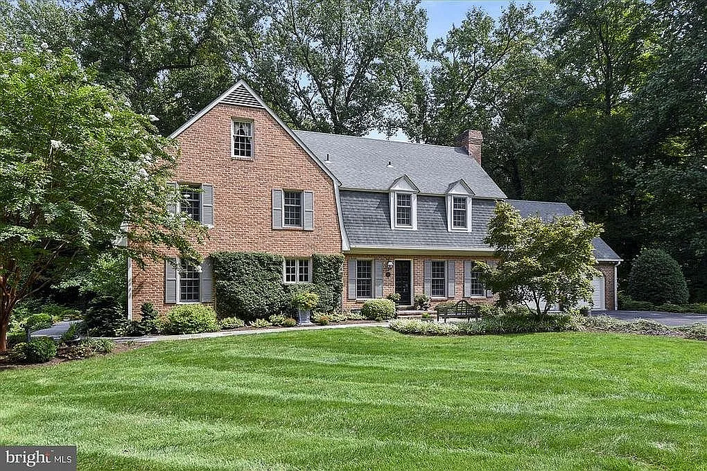 31 Belleview Dr photo 1