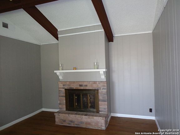 4th image of 305 Diana Dr