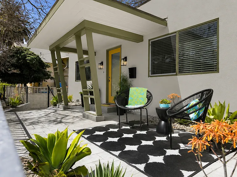145 S Dillon St — Photo 1