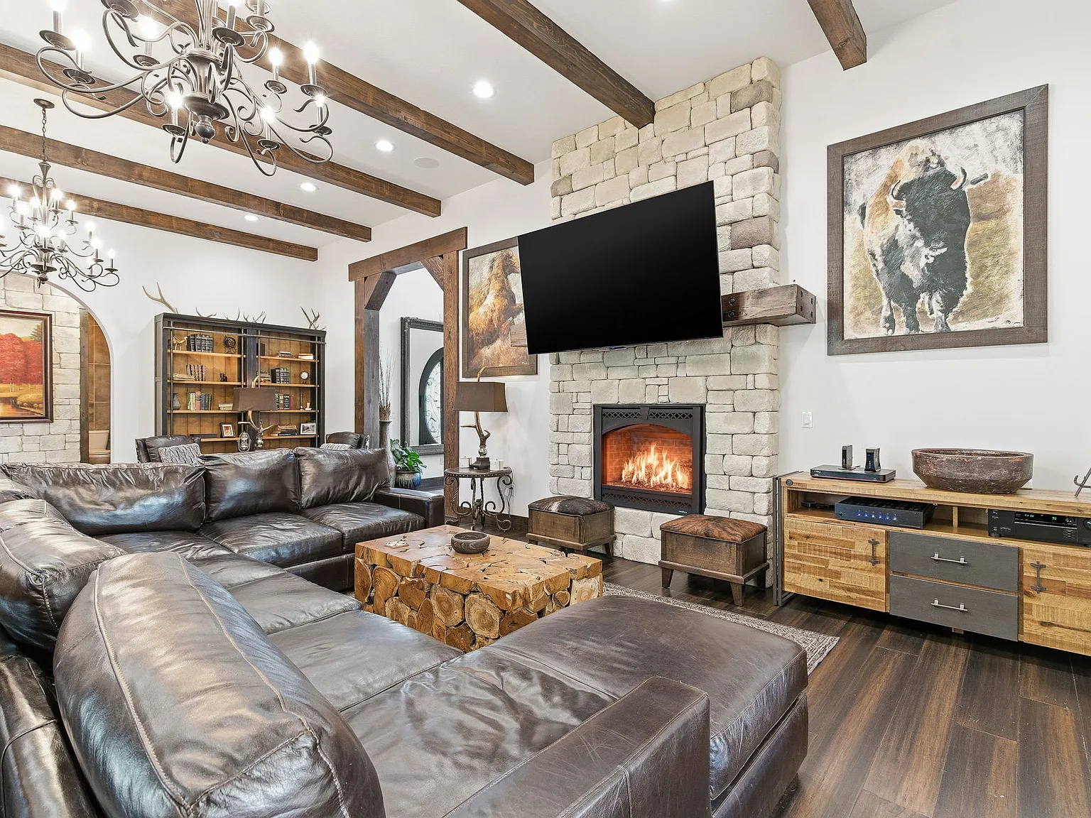 3 bed, 3.5 bath, 3170 sqft, $10,000 — Photo 4