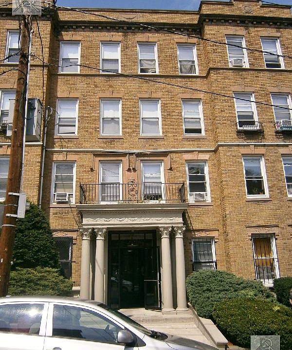 1st image of 8 Vinal St APT 11