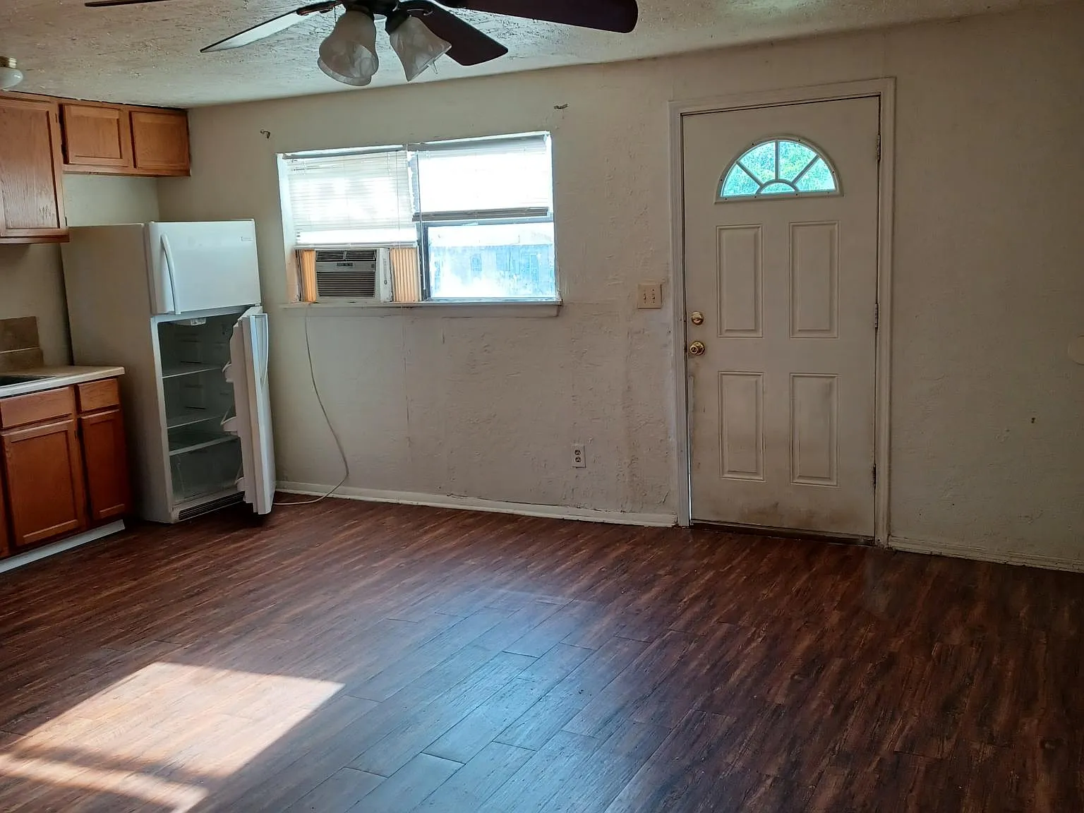 2 bed, 950 sqft, $700 — Photo 4