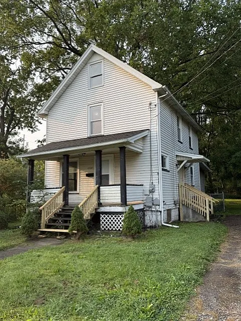 3 bed, 1458 sqft, $1,000 — Photo 1