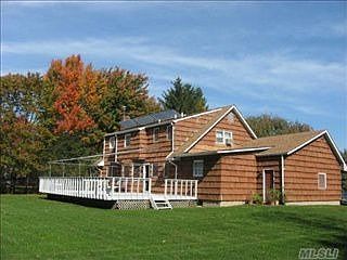 2nd image of 30 Buccaneer Ln