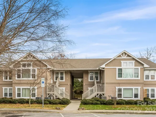 81 Morningside Ln, Hendersonville, NC 28792