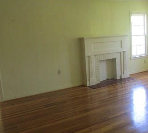 2nd image of 750 Victoria St