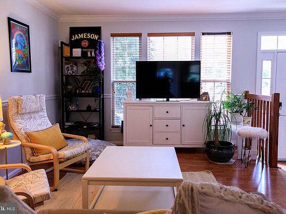 5th image of 141 Quiet Waters Pl