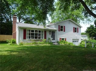 1 Sharon Ln, North Stonington, CT 06359