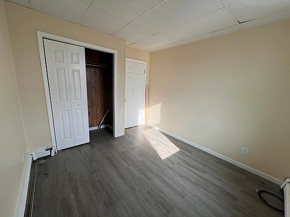 3rd image of 824 Main St APT 2R