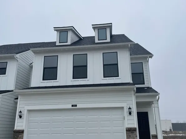 3240 Arabian Ln, Zionsville, IN 46077