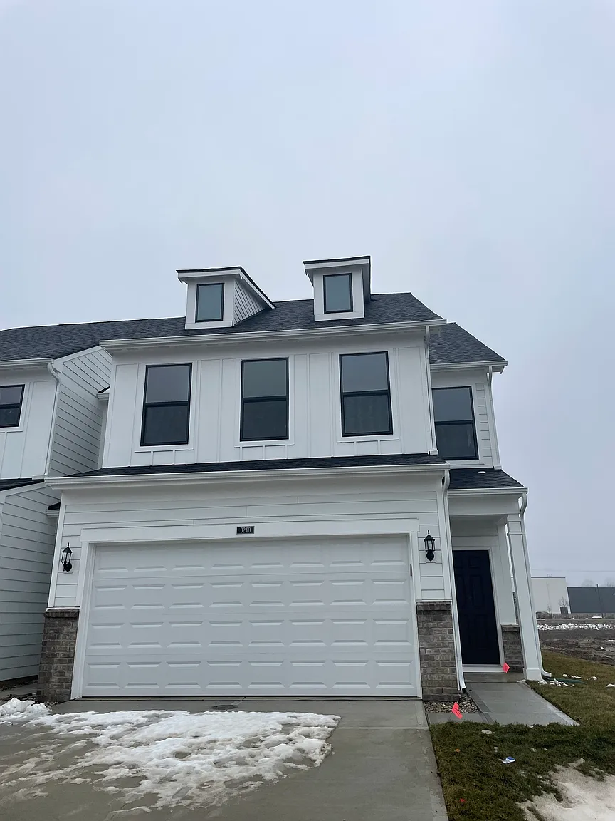 3240 Arabian Ln photo 1