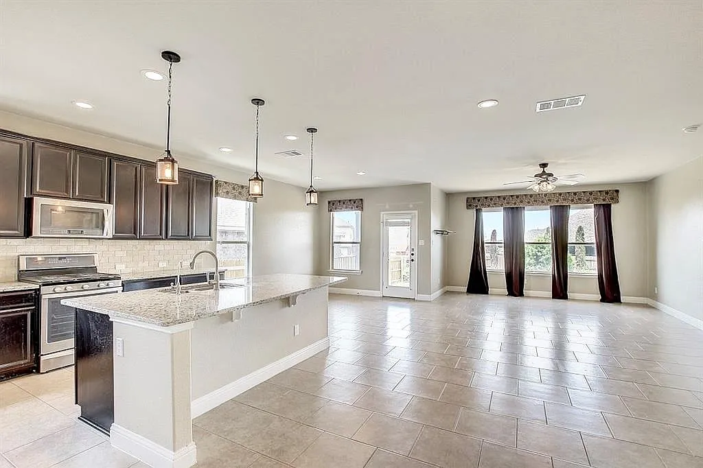 Building Photo - 3433 De Torres Cir