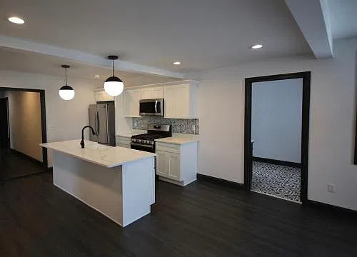 190 Knight St — Photo 1