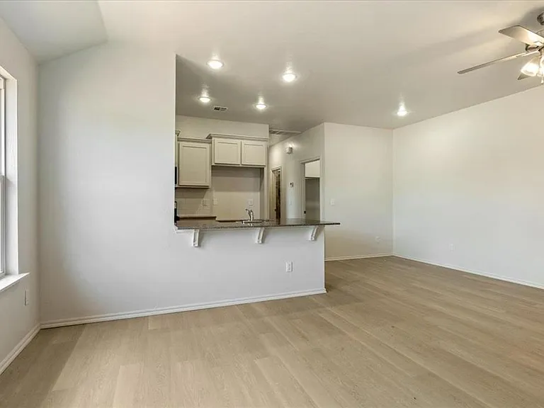 1301 SW New York Ave — Photo 2