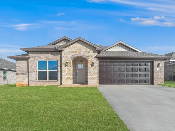 1912 Porter St, Pea Ridge, AR 72751