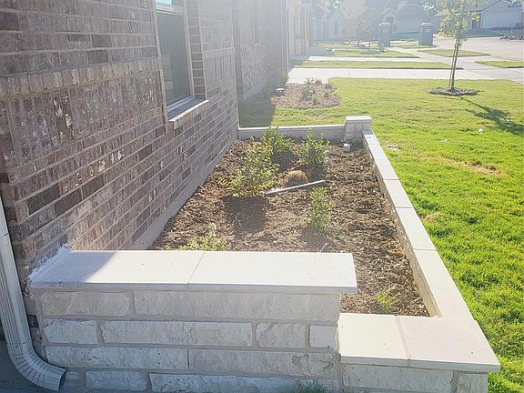 3rd image of 1136 Mimosa Ln