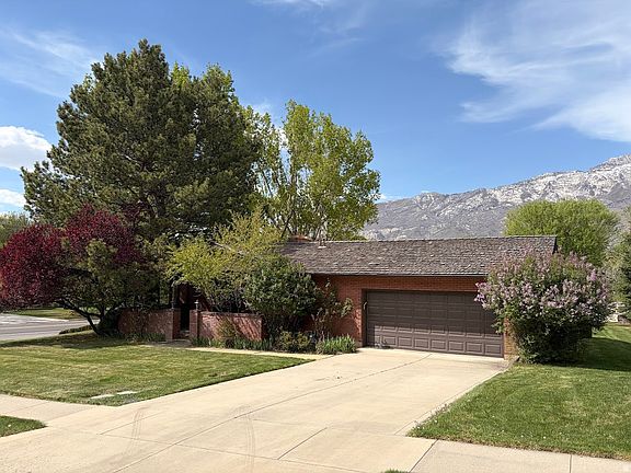 3rd image of 815 E Alpine Dr