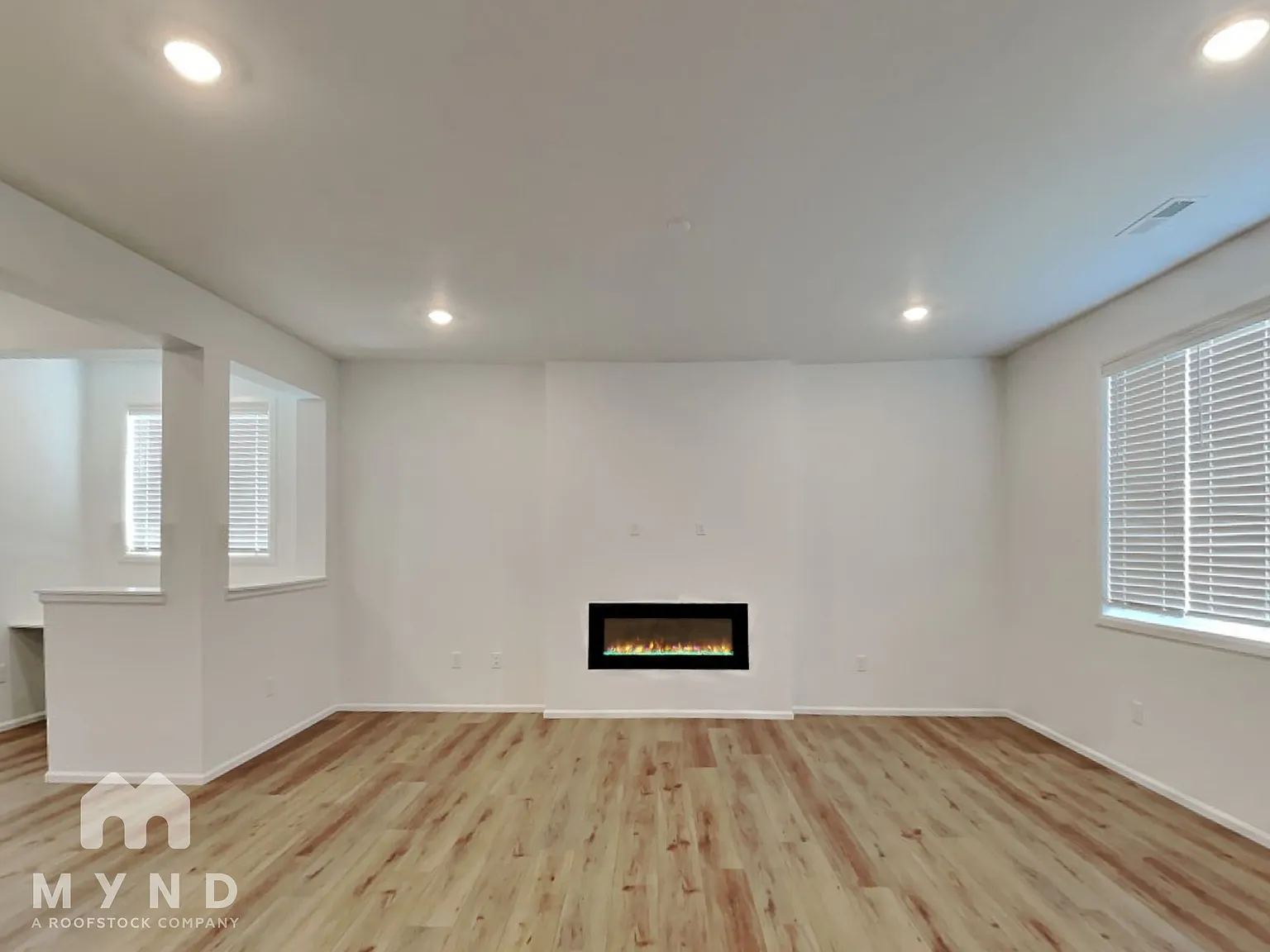 4 bed, 2.5 bath, 2350 sqft, $3,625 — Photo 4