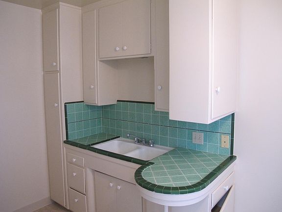 5th image of 2677 Honolulu Ave #A