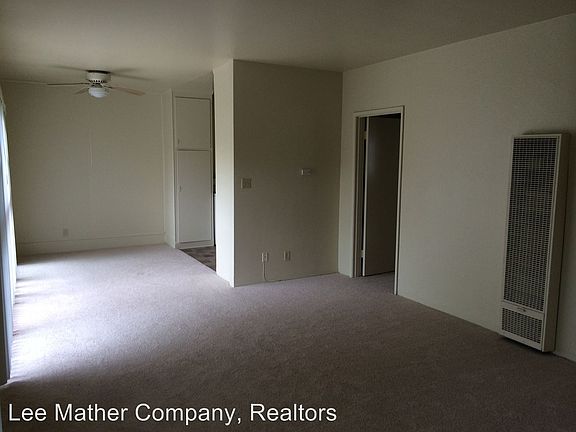 3rd image of 1018 A Ave APT B