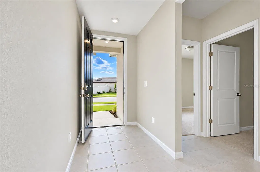 3 bed, 2.0 bath, 1506 sqft, $2,300 — Photo 2